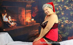 TAC Amateurs invites you to browse their xxx pictures with Savana in toying her pussy