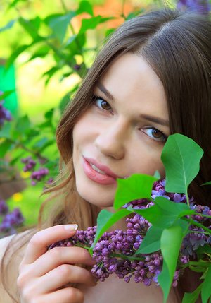 Met Art offers a free xxx photo gallery with Nedda A showing well-done body