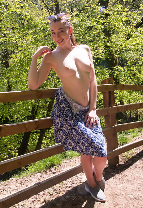 FTV Milfs invite you to explore xxx pics with Setina has a superb body