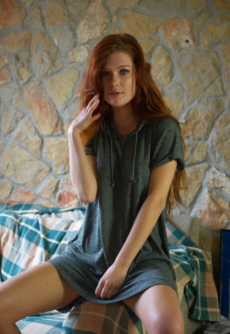 Girl Folio pleased to share with you xxx picture gallery with Mia Sollis has a superb shape